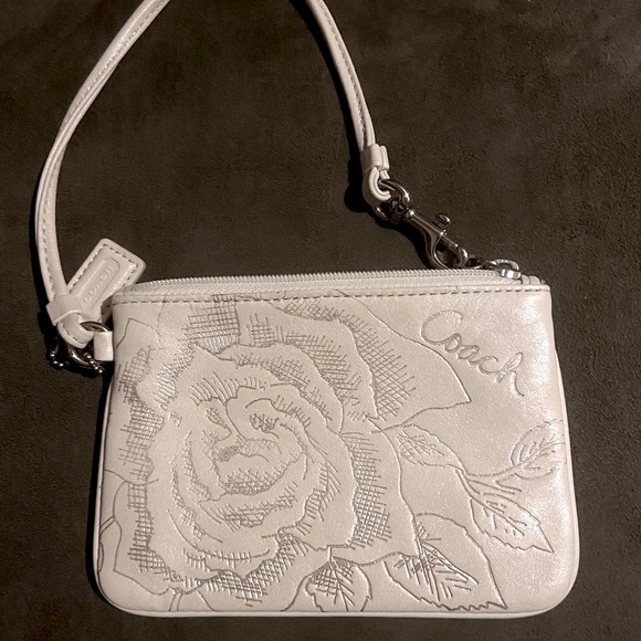 Coach Handbags - Coach Wristlet